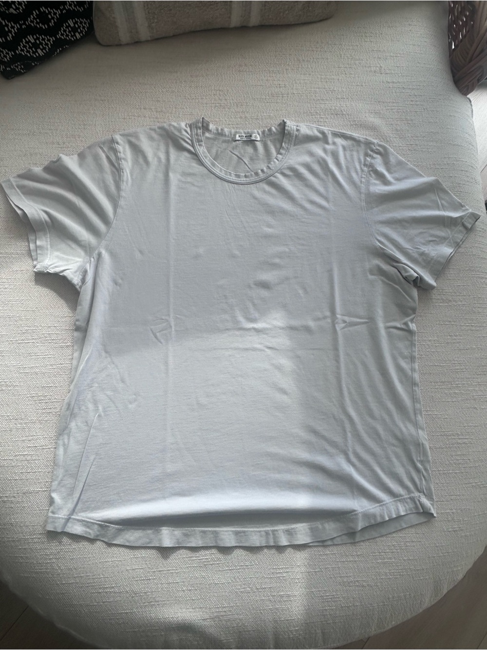 Buck Mason Classic Men's Crew Neck T-Shirt - Light Gray